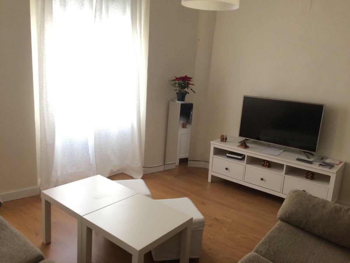 Peris Mencheta Apartment เซบีญา ภายนอก รูปภาพ
